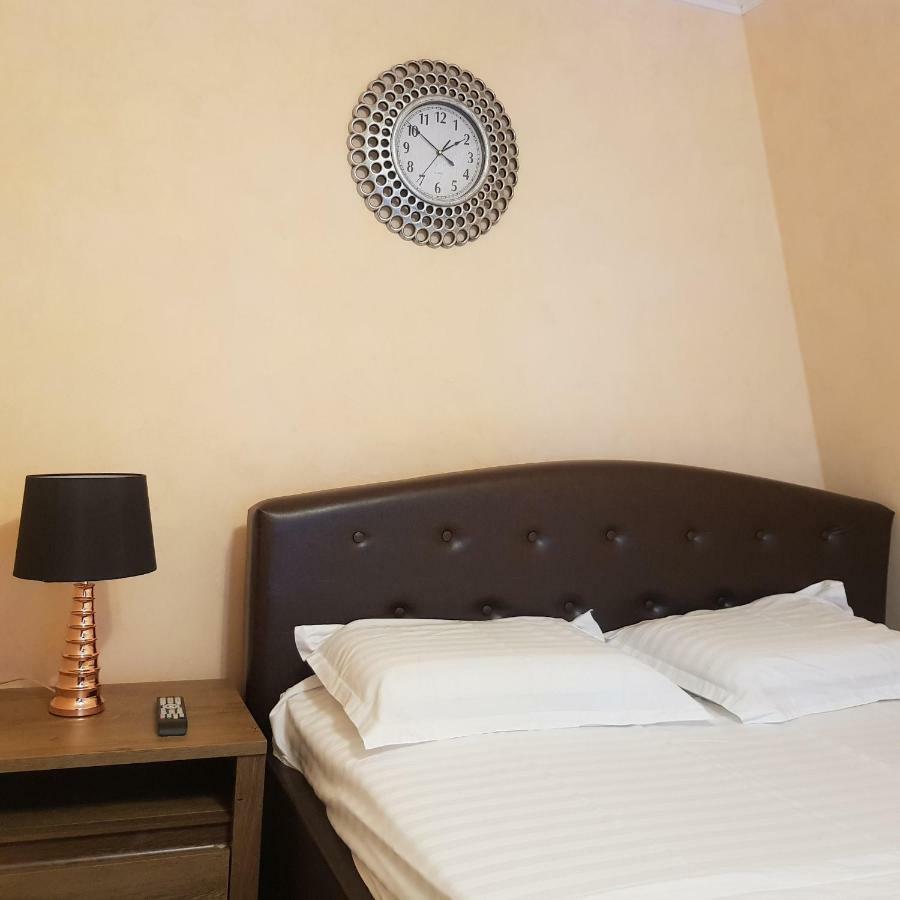 Art Boutique Central Targu Jiu Luaran gambar