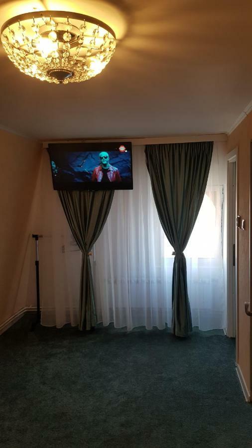 Art Boutique Central Targu Jiu Luaran gambar