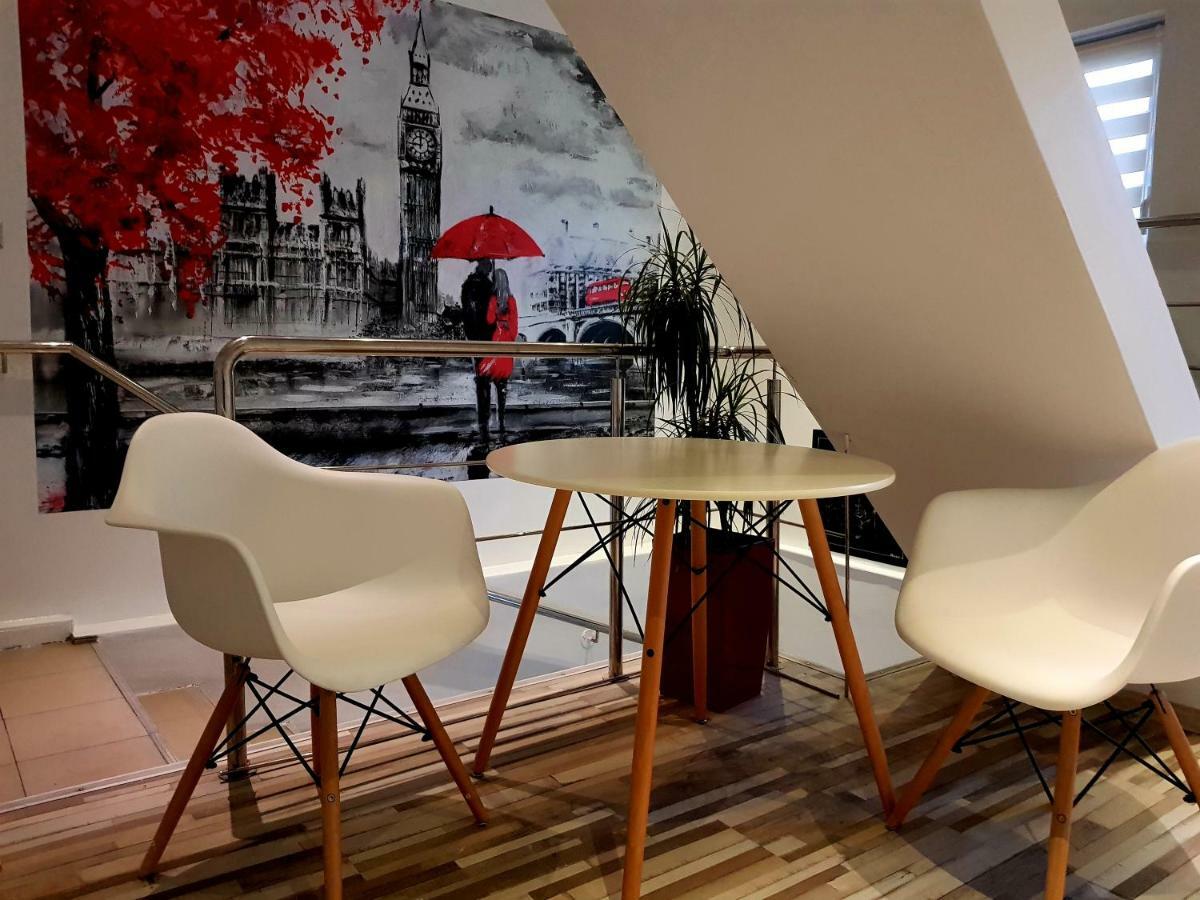 Art Boutique Central Targu Jiu Luaran gambar