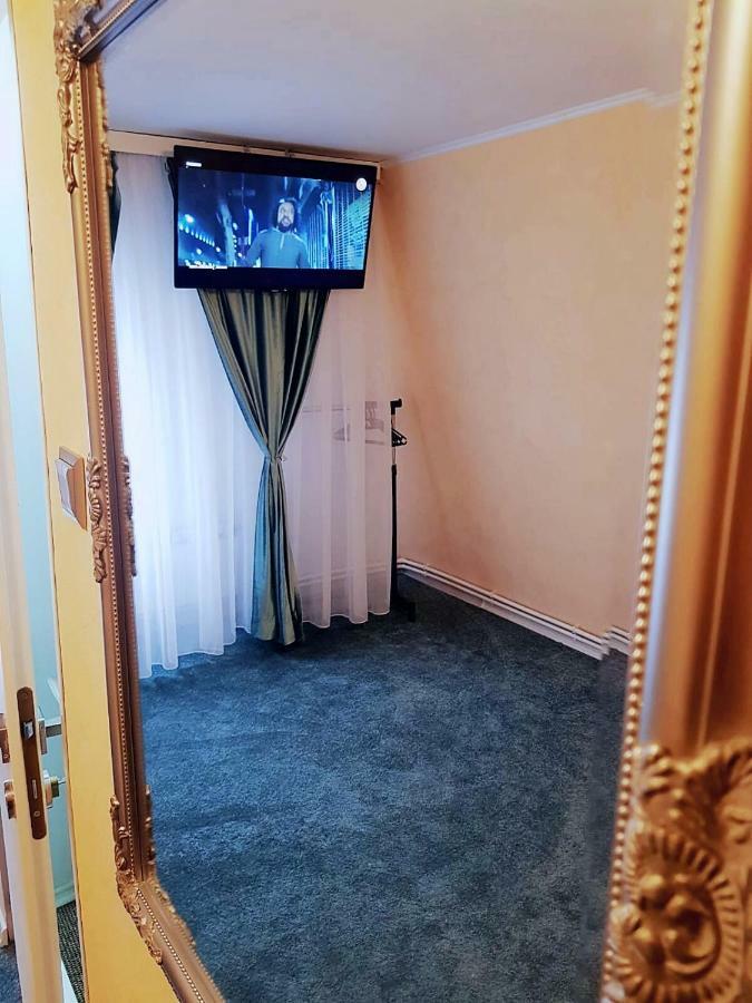 Art Boutique Central Targu Jiu Luaran gambar