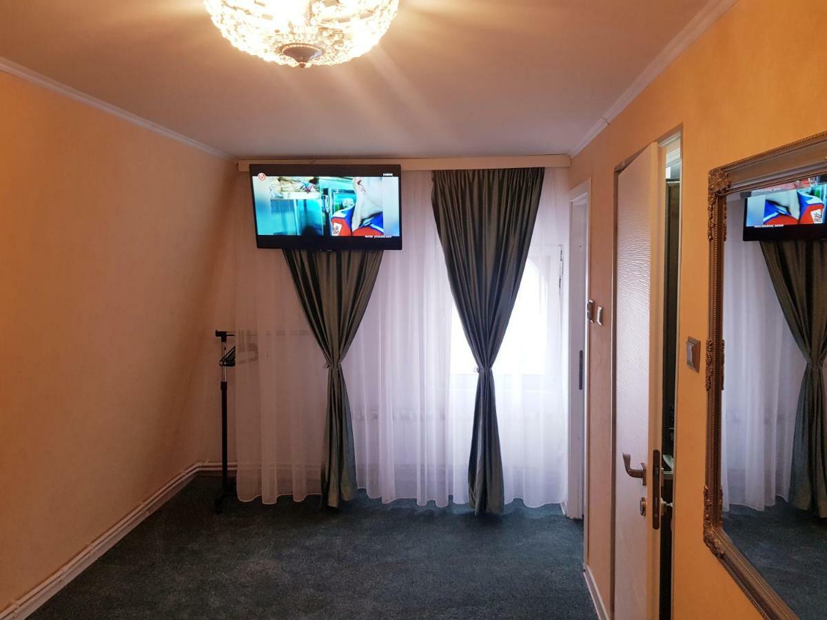 Art Boutique Central Targu Jiu Luaran gambar