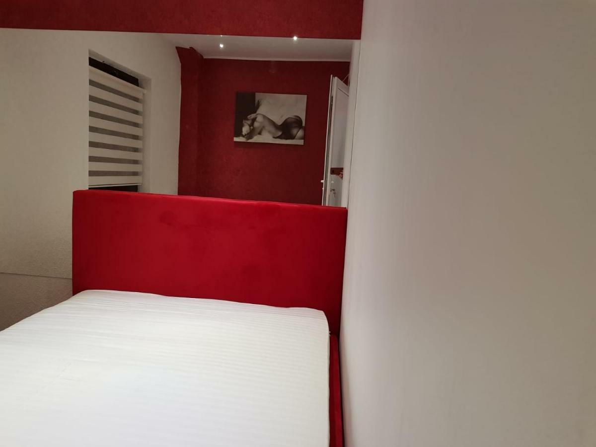 Art Boutique Central Targu Jiu Luaran gambar